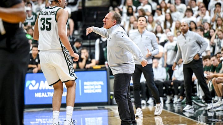 Michigan State's coach Tom Izzo, right, talks with Jesse McCulloch during the first half in the game against Bowling Green on Thursday, Oct. 23, 2025, at the Breslin Center in East Lansing. Michigan State's coach Tom Izzo, right, talks with Jesse McCulloch during the first half in the game against Bowling Green on Thursday, Oct. 23, 2025, at the Breslin Center in East Lansing.