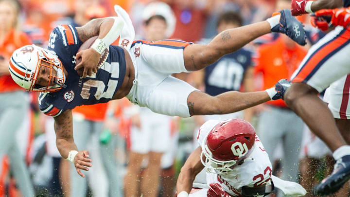 The Oklahoma Sooners defeated the Auburn Tigers, 27-21, in 2024.