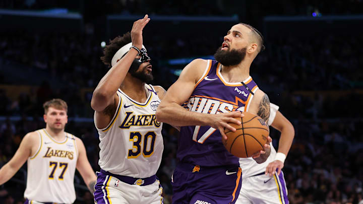 Phoenix Suns v Los Angeles Lakers