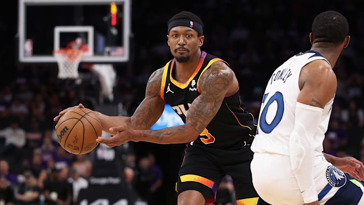 Minnesota Timberwolves v Phoenix Suns - Game Three