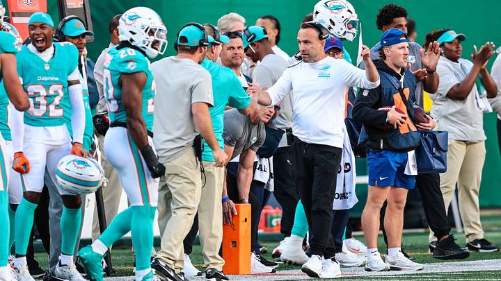 Miami Dolphins head coach Jeff Hafley celebrates with his team after a fourth-down conversion during the fourth quarter to secure the win versus the New York Jets at MetLife Stadium. Miami Dolphins head coach Jeff Hafley celebrates with his team after a fourth-down conversion during the fourth quarter to secure the win versus the New York Jets at MetLife Stadium.