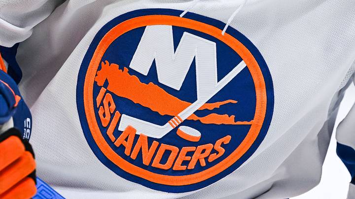 Mar 21, 2026; Montreal, Quebec, CAN; View of a New York Islanders logo on a jersey worn by a member of the team during warm-up before the game against the Montreal Canadiens at Bell Centre. Mandatory Credit: David Kirouac-Imagn Images