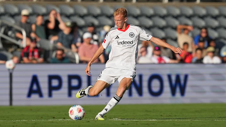 Hugo Larsson im Eintracht-Trikot