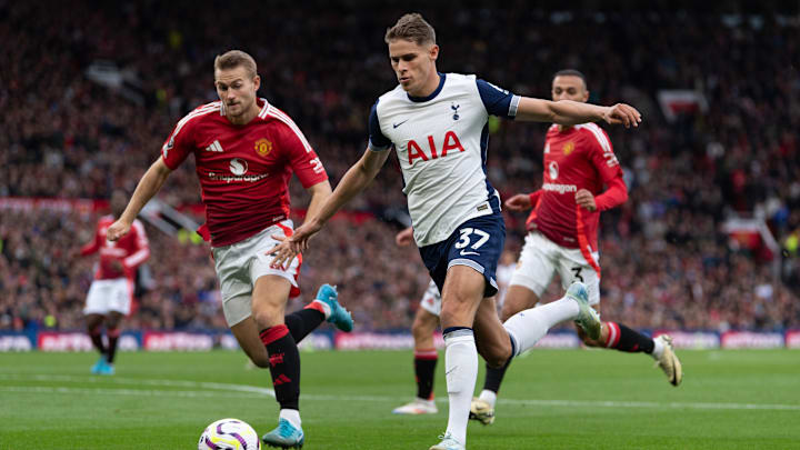 Tottenham x Manchester United se enfrentam pela Copa da Liga Inglesa