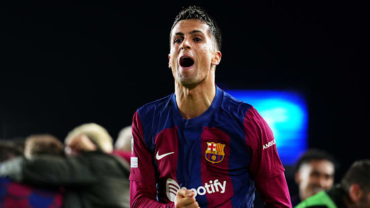Cancelo latéral du FC Barcelone Cancelo latéral du FC Barcelone