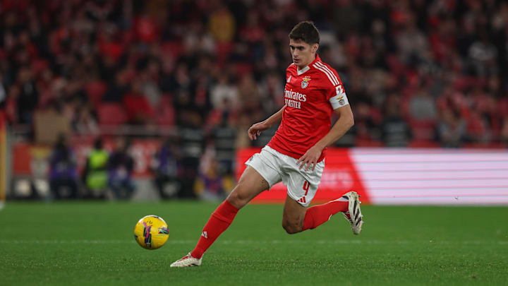 Sport Lisboa e Benfica v GD Estoril Praia - Liga Portugal Betclic