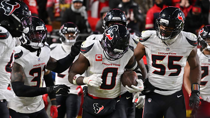 Dec 7, 2025; Kansas City, Missouri, USA; Houston Texans linebacker Azeez Al-Shaair (0) celebrates with his teammates after an interception during the fourth quarter against the Kansas City Chiefs at GEHA Field at Arrowhead Stadium. Mandatory Credit: Amy Kontras-Imagn Images Dec 7, 2025; Kansas City, Missouri, USA; Houston Texans linebacker Azeez Al-Shaair (0) celebrates with his teammates after an interception during the fourth quarter against the Kansas City Chiefs at GEHA Field at Arrowhead Stadium. Mandatory Credit: Amy Kontras-Imagn Images