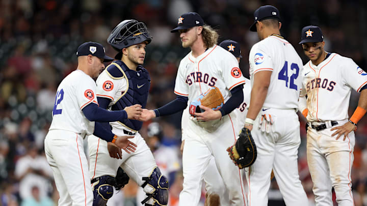 Houston necesita hacer movimientos en la plantilla