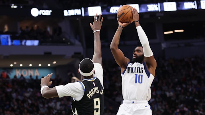 Dallas Mavericks v Milwaukee Bucks
