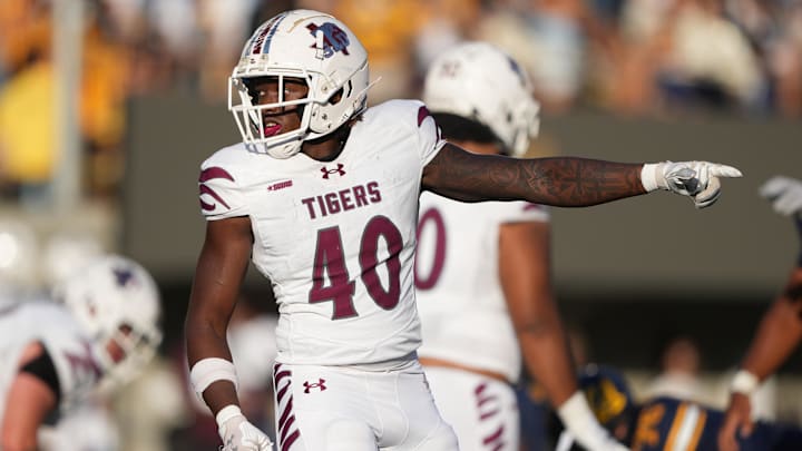 Texas Southern Tigers linebacker Aaron Kizzee (40) gestures during the fourth quarter against the California Golden Bears at California Memorial Stadium. 
