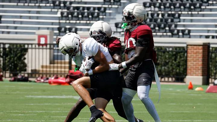 8/9/26 MFB Fall Camp Practice 4 Alabama Wide Receiver Derek Meadows (30) Alabama Linebacker Duke Johnson II (15) Alabama Defensive Back Jireh Edwards (10)