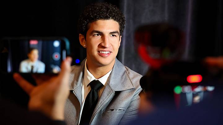 Karim López es el primer mexicano seleccionado en la primera ronda del Draft de la NBA. Karim López es el primer mexicano seleccionado en la primera ronda del Draft de la NBA.