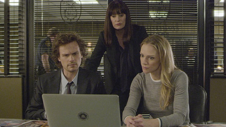 "Spectator Slowing" -- The BAU team investigates a series of seemingly random fatal explosions throughout Kentucky and Tennessee, on CRIMINAL MINDS, Wednesday, Jan. 15 (9:00-10:00 PM, ET/PT) on the CBS Television Network. Pictured (L-R): Matthew Gray Gubler as Dr. Spencer Reid, Paget Brewster as Emily Prentiss, and A.J. Cook as Jennifer "JJ" Jareau Photo: Screen Grab/CBS ©2019 CBS Broadcasting Inc. All Rights Reserved.