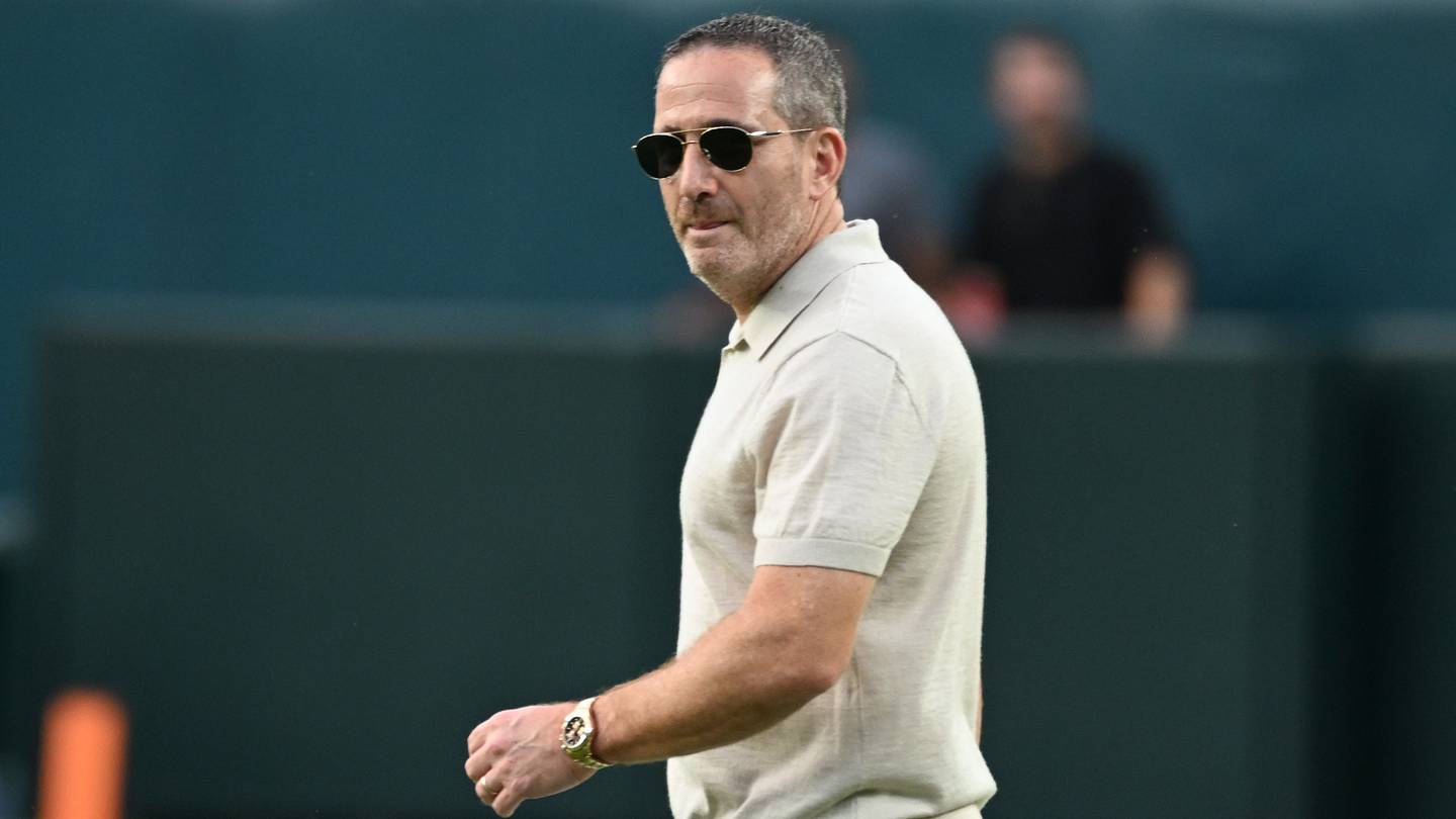 3-Step Guide to What a Successful Eagles Trade Deadline Should Look Like for Howie Roseman