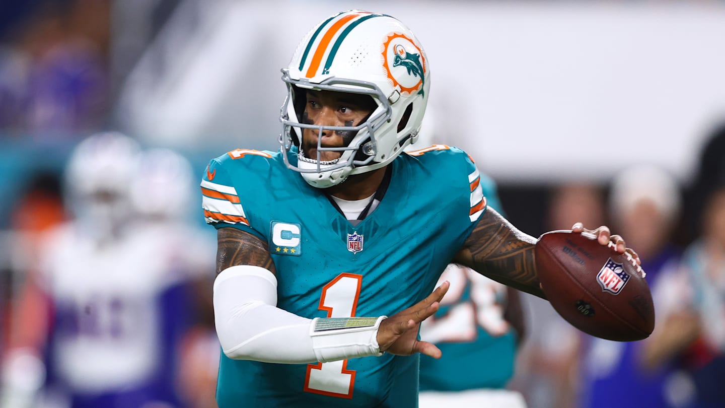 Updated Dolphins QB depth chart after Tyler Huntley signing