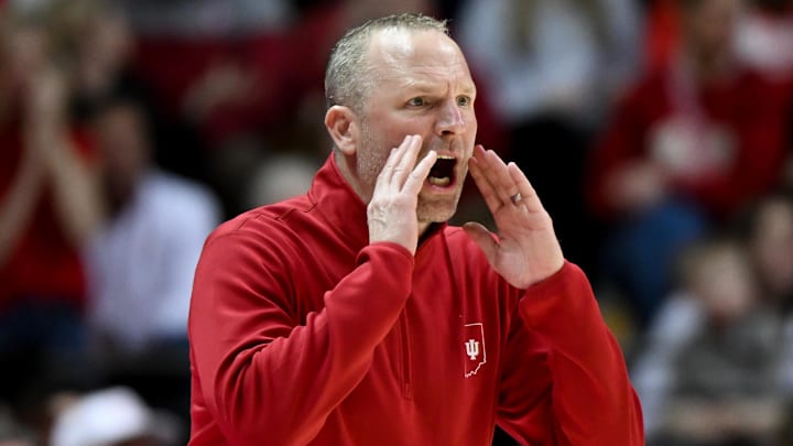 Mar 4, 2026; Bloomington, Indiana, USA; Indiana Hoosiers head coach Darian DeVries instructs his team against the Minnesota Golden Gophers during the second half at Simon Skjodt Assembly Hall. Mandatory Credit: Robert Goddin-Imagn Images Mar 4, 2026; Bloomington, Indiana, USA; Indiana Hoosiers head coach Darian DeVries instructs his team against the Minnesota Golden Gophers during the second half at Simon Skjodt Assembly Hall. Mandatory Credit: Robert Goddin-Imagn Images