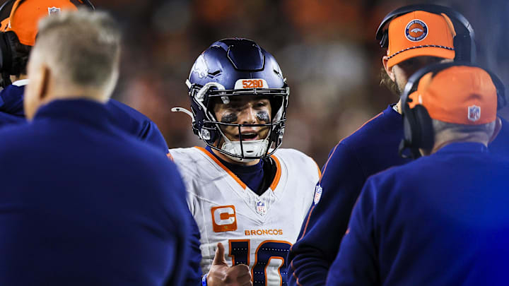 Dec 28, 2024; Cincinnati, Ohio, USA; Denver Broncos quarterback Bo Nix (10) during the second half in the game against the Cincinnati Bengals at Paycor Stadium. 