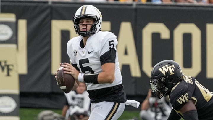 Vanderbilt Commodores quarterback AJ Swann (5)
