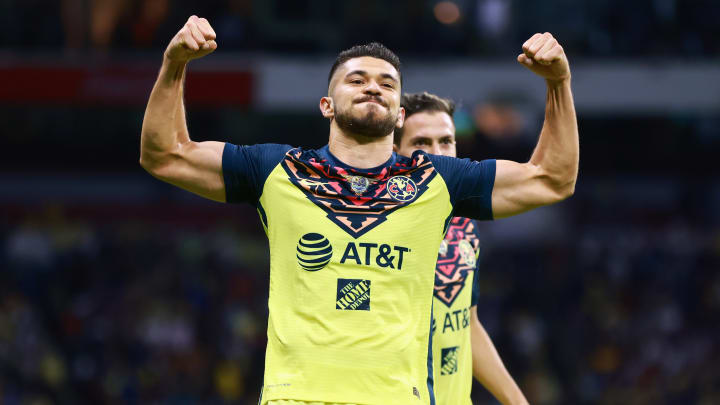 El jugador Henry Martin celebra un gol.
