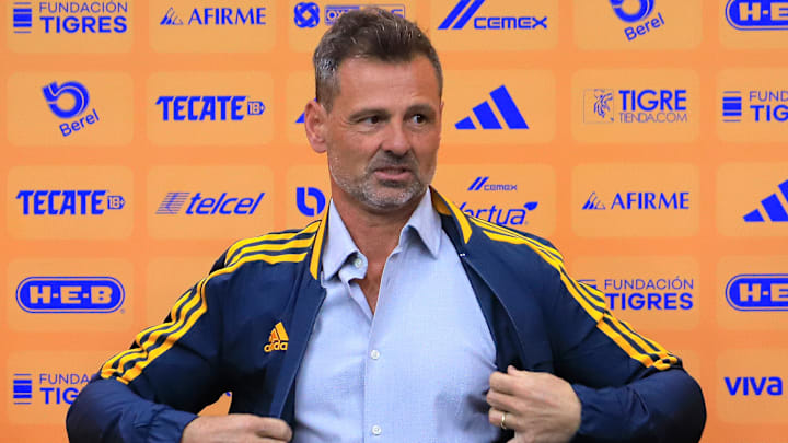 El técnico de Tigres, Diego Cocca, ya tiene listo su once para el debut en la Copa SKY, además quiere a Diego Barbosa del Atlas.