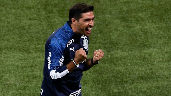 Efusivo, vitorioso e estrategista, Abel Ferreira recebeu homenagens nas redes sociais do Palmeiras 