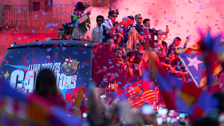 Barça foi campeão espanhol e garantiu, no campo, o direito de disputar principal competição europeia