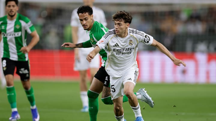 Antony fez um belo jogo contra o Real Madrid