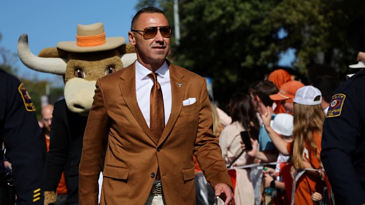 Steve Sarkisian, Arkansas v Texas