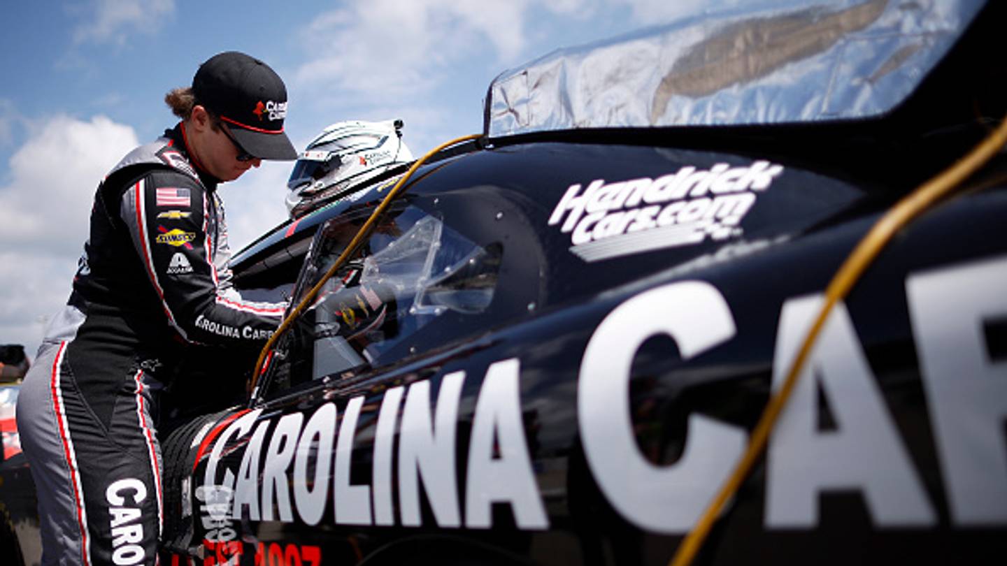 Auto Timer NASCAR championship contender dropping a car for Gateway playoff race