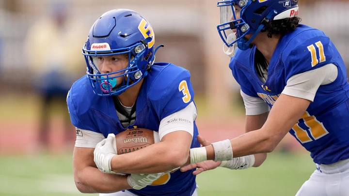 Stillwater tailback Jaedan Adams (left) takes a handoff during a recent ballgame. Stillwater tailback Jaedan Adams (left) takes a handoff during a recent ballgame.