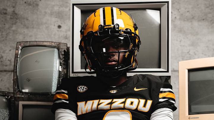 2026 Missouri LB commit Keenan Harris during his official visit to Columbia
