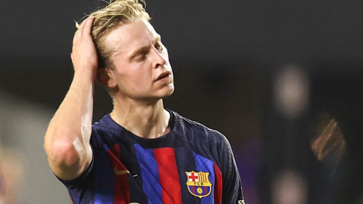 Meio-campista tem a preferência por seguir no Barça