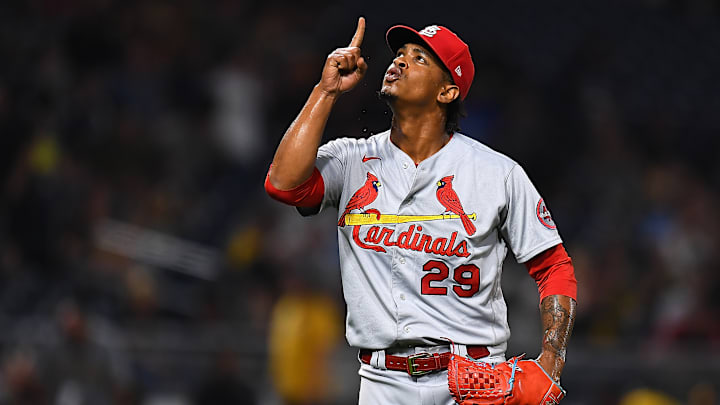 Alex Reyes firmó con los Dodgers de Los Angeles para 2023 
