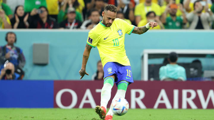 Neymar Jr. salió lesionado ante Serbia