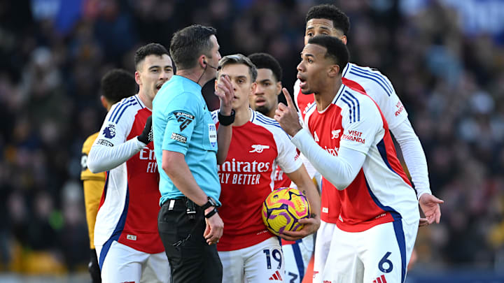 Arsenal players weren't happy with referee Michael Oliver