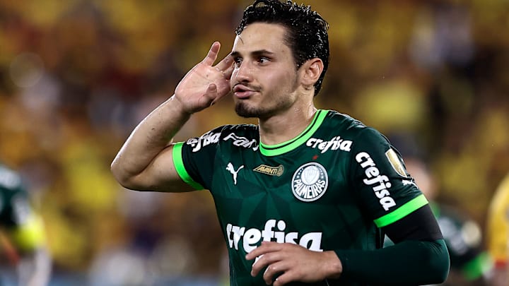 Convocado na última data Fifa, Raphael Veiga jogou cerca de 25 minutos na derrota do Brasil para Senegal por 4 a 2 Convocado na última data Fifa, Raphael Veiga jogou cerca de 25 minutos na derrota do Brasil para Senegal por 4 a 2