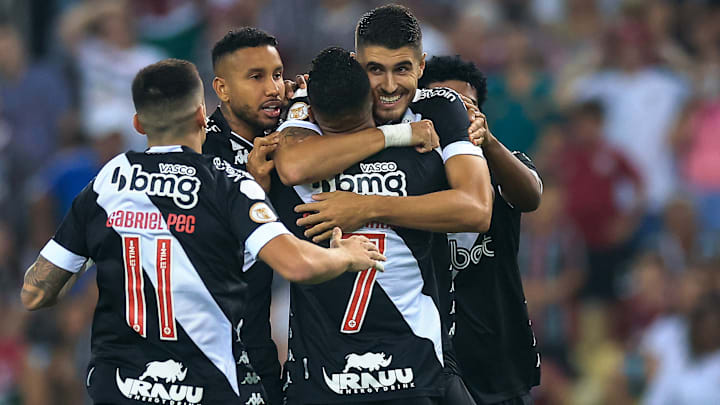 Vasco enfrenta uma crise e está na zona de rebaixamento do Brasileirão Vasco enfrenta uma crise e está na zona de rebaixamento do Brasileirão