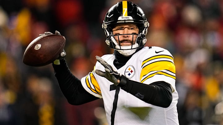 Pittsburgh Steelers quarterback Ben Roethlisberger (7) throws a pass against the Kansas City Chiefs during the second half in an AFC Wild Card playoff football game.