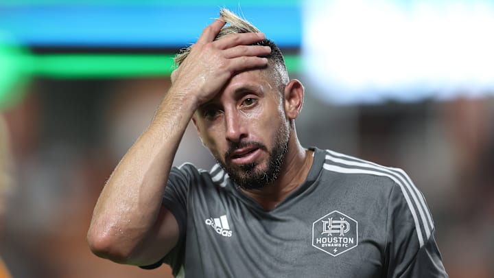 El jugado mexicano Héctor Herrera.