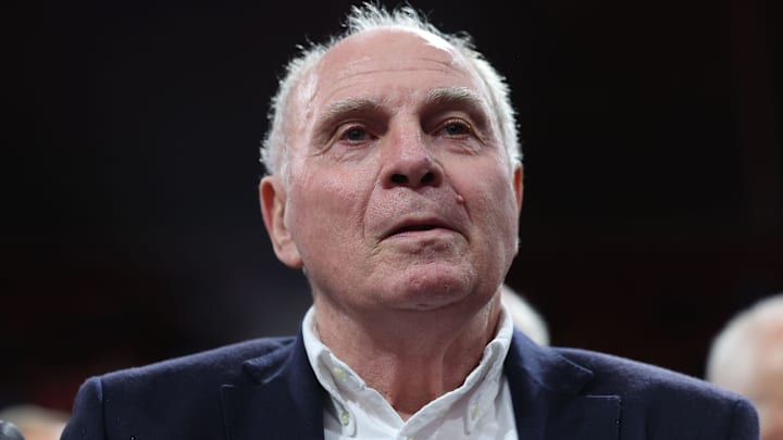 Uli Hoeneß lobt die Moral von Trainer und Mannschaft Uli Hoeneß lobt die Moral von Trainer und Mannschaft