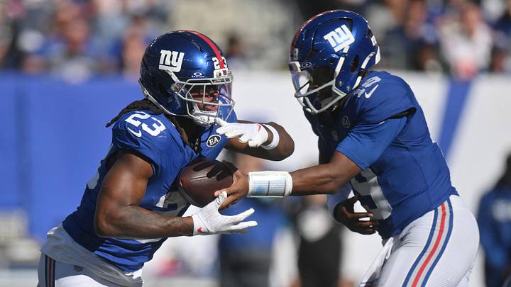 Oct 18, 2026; East Rutherford, New Jersey, USA; New York Giants quarterback Jameis Winston (19) hands the ball to running back Najee Harris (23) against the New Orleans Saints during the third quarter at MetLife Stadium. Oct 18, 2026; East Rutherford, New Jersey, USA; New York Giants quarterback Jameis Winston (19) hands the ball to running back Najee Harris (23) against the New Orleans Saints during the third quarter at MetLife Stadium.