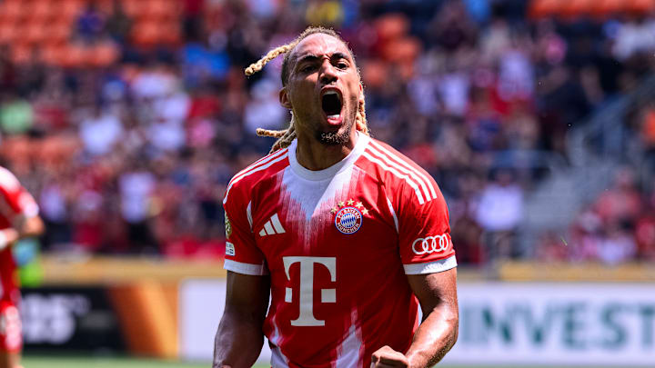 Sacha Boey vom FC Bayern