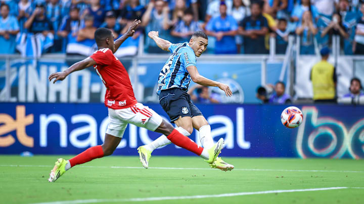 Grêmio venceu com autoridade no jogo de ida, na Arena