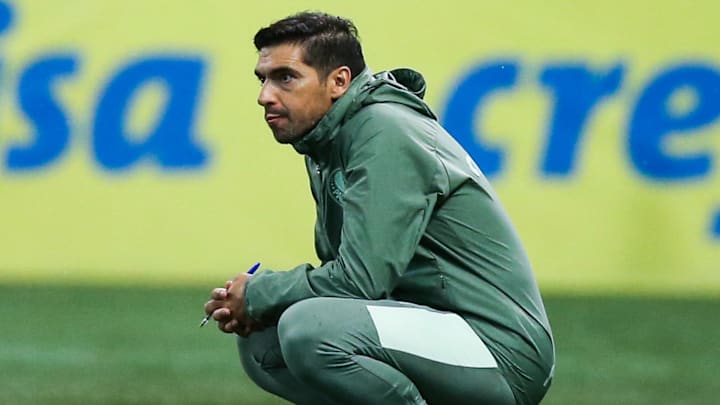 Abel Ferreira tem até o dia 6 de fevereiro para entregar a lista dos 23 jogadores que vão jogar o Mundial