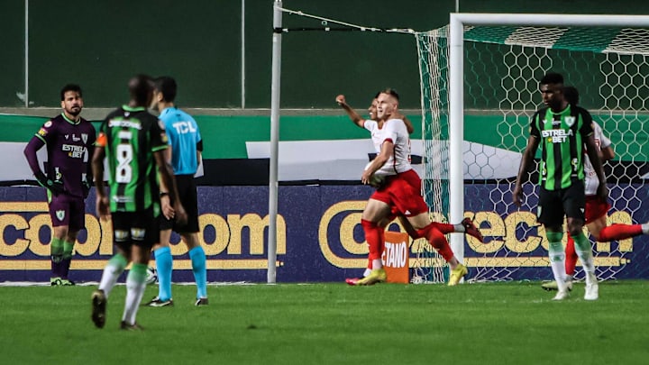 Alemão e Jean Dias marcaram gols do Inter na virada sobre o Coelho