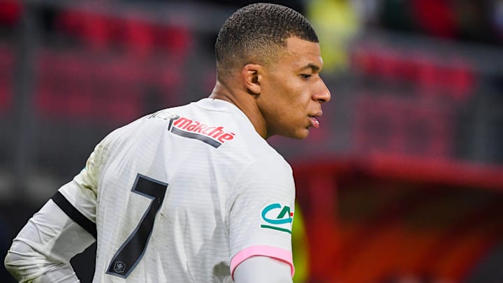 Ronaldinho voit Mbappe rester au PSG Ronaldinho voit Mbappe rester au PSG