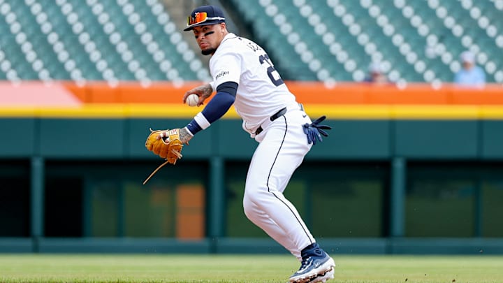 Detroit podría plantear alternativas de cambio a Javier Báez  