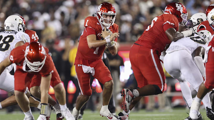 Sep 12, 2025; Houston, Texas, USA; Houston Cougars quarterback Conner Weigman (1) runs with the ball during the second quarter against the Colorado Buffaloes at TDECU Stadium. Mandatory Credit: Troy Taormina-Imagn Images Sep 12, 2025; Houston, Texas, USA; Houston Cougars quarterback Conner Weigman (1) runs with the ball during the second quarter against the Colorado Buffaloes at TDECU Stadium. Mandatory Credit: Troy Taormina-Imagn Images