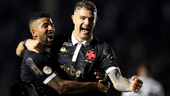 Paulinho vai cumprir suspensão na Serrinha; Vegetti vai para o jogo.