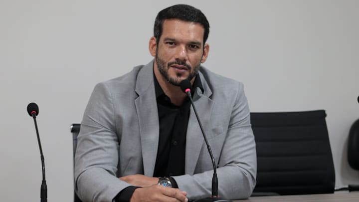 Samir Xaud, médico de 41 anos, é o novo presidente da CBF Samir Xaud, médico de 41 anos, é o novo presidente da CBF